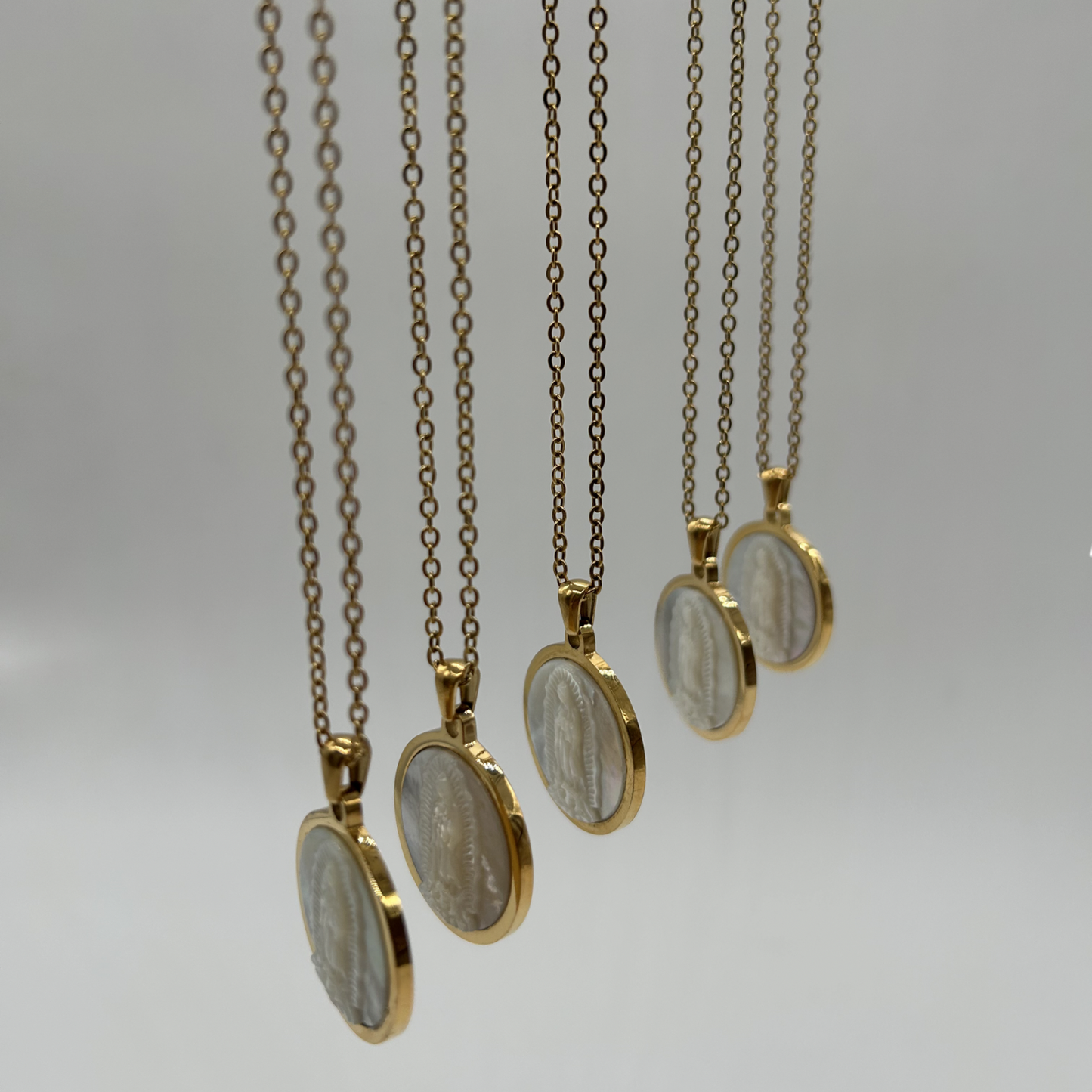 Collar Virgen Madre Perla