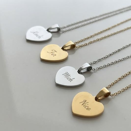 Collar con dije de corazón de acero inoxidable y foto grabada a láser